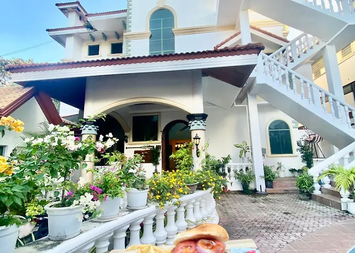Gracey Dive Resort And Restaurant